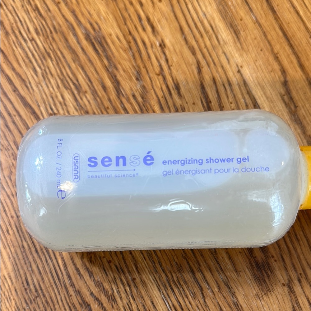 Energizing Shower Gel - White